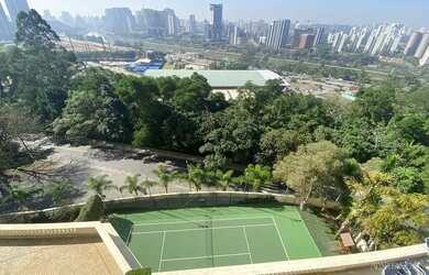 Imagem: O apartamento possui 5 Dormitórios, 4 Banheiros, 5 Vagas na