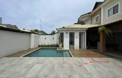 Imagem: A casa em condomínio possui 4 Dormitórios, 4 Banheiros, 2