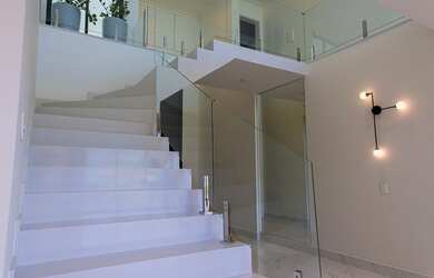 Imagem 9: Casa de condomínio para venda tem 600 metros quadrados com 4 suítes...