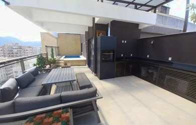 Imagem: O apartamento possui 4 Dormitórios, 4 Banheiros, 2 Vagas na