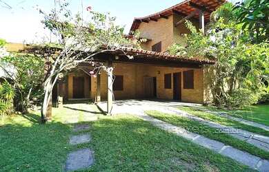 Imagem: A casa em condomínio possui 5 Dormitórios, 5 Banheiros, 4