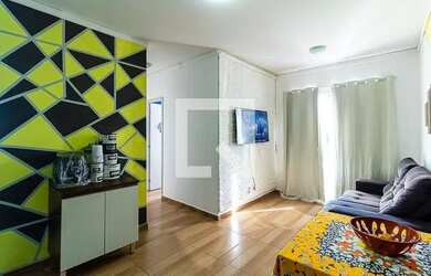 Imagem: O apartamento possui 2 Dormitórios, 1 Banheiro, 1 Vaga na garagem