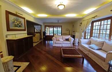 Imagem: A casa em condomínio possui 4 Dormitórios, 4 Banheiros, 4