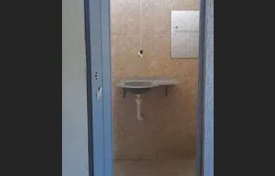 Imagem: A casa possui 2 Dormitórios, 1 Banheiro e está localizado