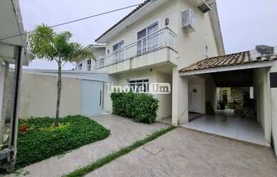 Imagem: A casa em condomínio possui 4 Dormitórios, 4 Banheiros, 2