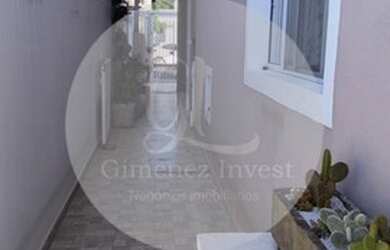 Imagem: A casa possui 2 Dormitórios, 3 Banheiros, 2 Vagas na garagem