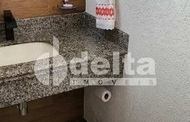 Imagem 14: Casa residencial disponível para locação e venda no bairro Jardim Karaíba...