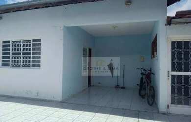 Imagem: A casa possui 3 Dormitórios, 3 Banheiros, 3 Vagas na garagem