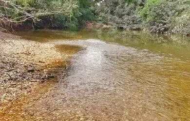 Imagem: O terreno possui 215m² de Área e está localizado em Área