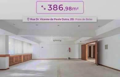 Imagem: O depósito possui 4 Vagas na garagem, 387m² de Área e está