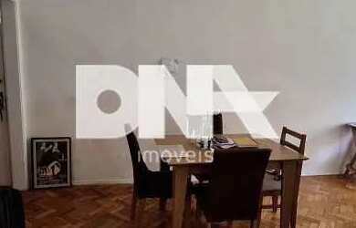 Imagem: O apartamento possui 2 Dormitórios, 2 Banheiros, 77m² de Área