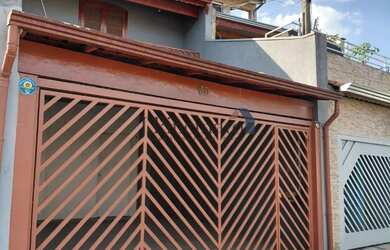 Imagem: A casa possui 2 Dormitórios, 3 Banheiros, 3 Vagas na garagem