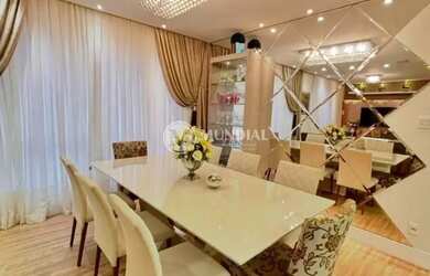 Imagem: O apartamento possui 3 Dormitórios, 1 Banheiro, 3 Vagas na