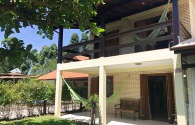 Imagem: A casa possui 3 Dormitórios, 2 Banheiros, 1 Vaga na garagem