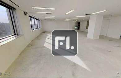 Imagem: O depósito possui 4 Vagas na garagem, 770m² de Área e está