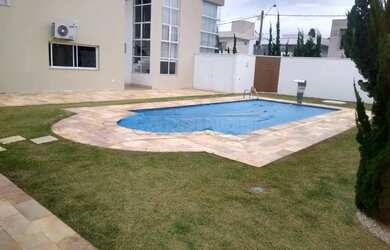 Imagem: A casa em condomínio possui 4 Dormitórios, 1 Banheiro, 5 Vagas