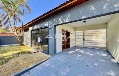 Imagem: A casa possui 2 Dormitórios, 2 Banheiros, 5 Vagas na garagem