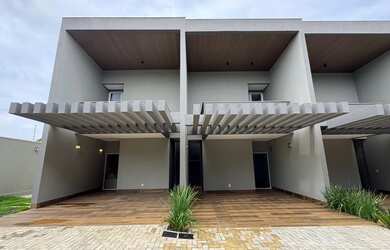 Imagem: A casa em condomínio possui 3 Dormitórios, 3 Banheiros, 2