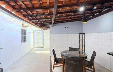 Imagem: A casa em condomínio possui 3 Dormitórios, 3 Banheiros, 2