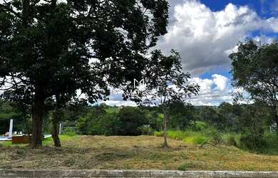 Imagem: O terreno possui 1.151m² de Área e está localizado em Lundcea