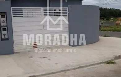 Imagem: A casa possui 1 Dormitório, 1 Banheiro, 2 Vagas na garagem
