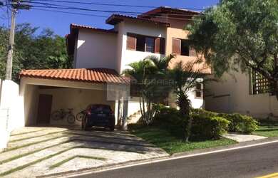 Imagem: A casa em condomínio possui 4 Dormitórios, 4 Banheiros, 4