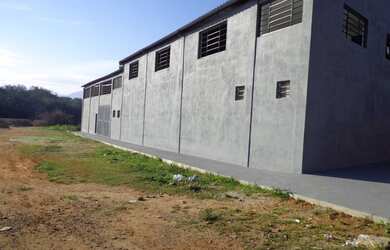 Imagem: O depósito possui 300m² de Área e está localizado em Açude