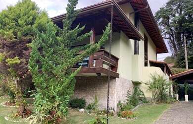 Imagem: A casa em condomínio possui 3 Dormitórios, 3 Banheiros, 2