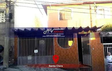 Imagem: A casa possui 2 Dormitórios, 1 Banheiro, 1 Vaga na garagem