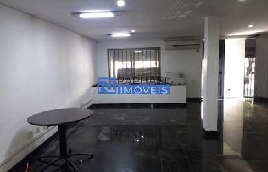 Imagem: O depósito possui 5 Vagas na garagem, 308m² de Área e está