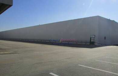 Imagem 5: Galpão para Locação em Jundiaí, Medeiros, 4 banheiros