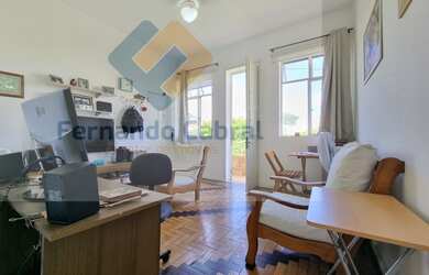 Imagem 1: Apartamento à venda no Pé Pequeno, sol da manhã e vista livre