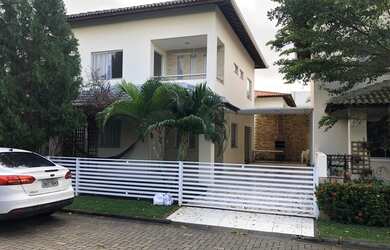 Imagem: A casa em condomínio possui 4 Dormitórios, 4 Banheiros, 3