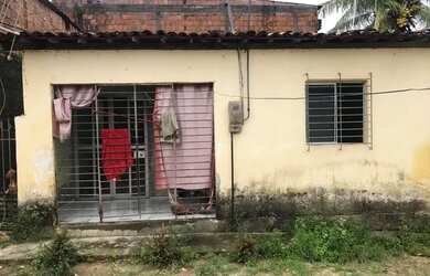 Imagem: A casa possui 2 Dormitórios, 1 Banheiro e está localizado