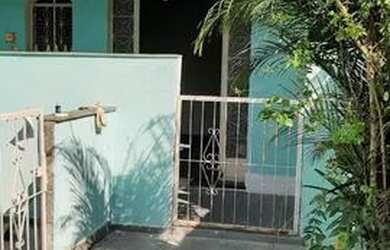 Imagem: A casa possui 1 Dormitório e 1 Banheiro e está localizado