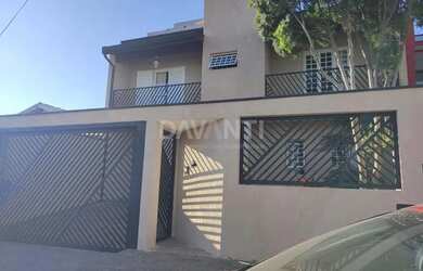 Imagem: A casa possui 3 Dormitórios, 4 Banheiros, 4 Vagas na garagem