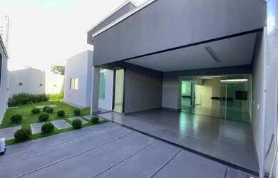 Imagem: A casa possui 2 Dormitórios, 1 Banheiro, 2 Vagas na garagem