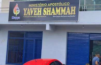 Imagem: A casa possui 3 Dormitórios, 3 Banheiros, 2 Vagas na garagem