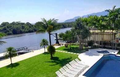 Imagem 12: Casa de Alto Luxo no Residencial Marina Guarujá