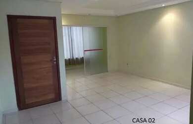 Imagem: A casa possui 2 Dormitórios, 1 Banheiro, 1 Vaga na garagem