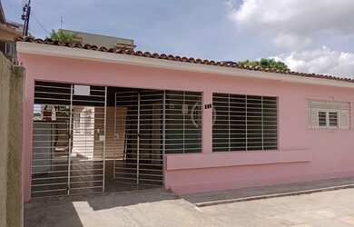 Imagem 4: Linda casa em pau amarelo