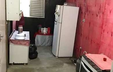 Imagem: A casa possui 1 Dormitório, 1 Banheiro e está localizado