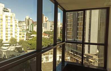 Imagem: O depósito possui 2 Vagas na garagem e 35m² de Área e está