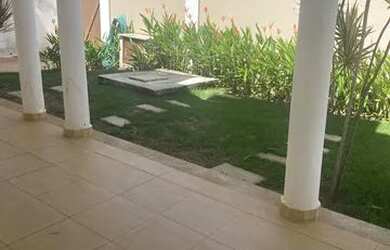 Imagem: A casa possui 5 Dormitórios, 3 Banheiros, 3 Vagas na garagem