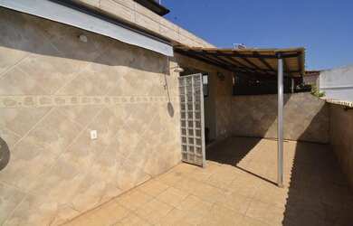 Imagem: A casa em condomínio possui 3 Dormitórios, 3 Banheiros, 1