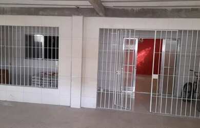 Imagem: A casa possui 2 Dormitórios, 2 Banheiros, 1 Vaga na garagem