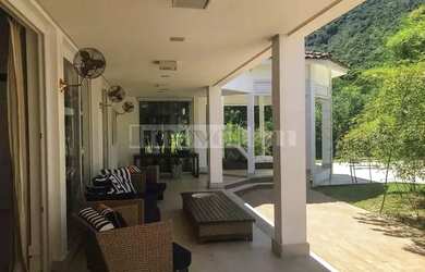 Imagem: A casa em condomínio possui 5 Dormitórios, 5 Banheiros, 1