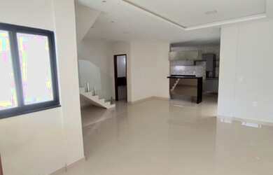 Imagem: A casa em condomínio possui 3 Dormitórios, 2 Banheiros, 2