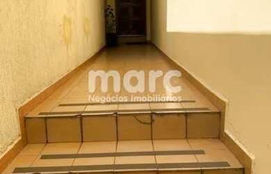 Imagem: A casa possui 2 Dormitórios, 1 Banheiro, 1 Vaga na garagem