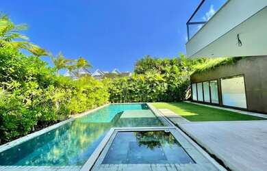 Imagem: A casa em condomínio à venda possui 5 Dormitórios, 5 Banheiros